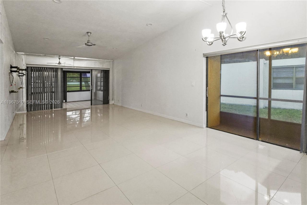 9311 Wedgewood Dr , Unit A19, Tamarac, FL 33321 Photo