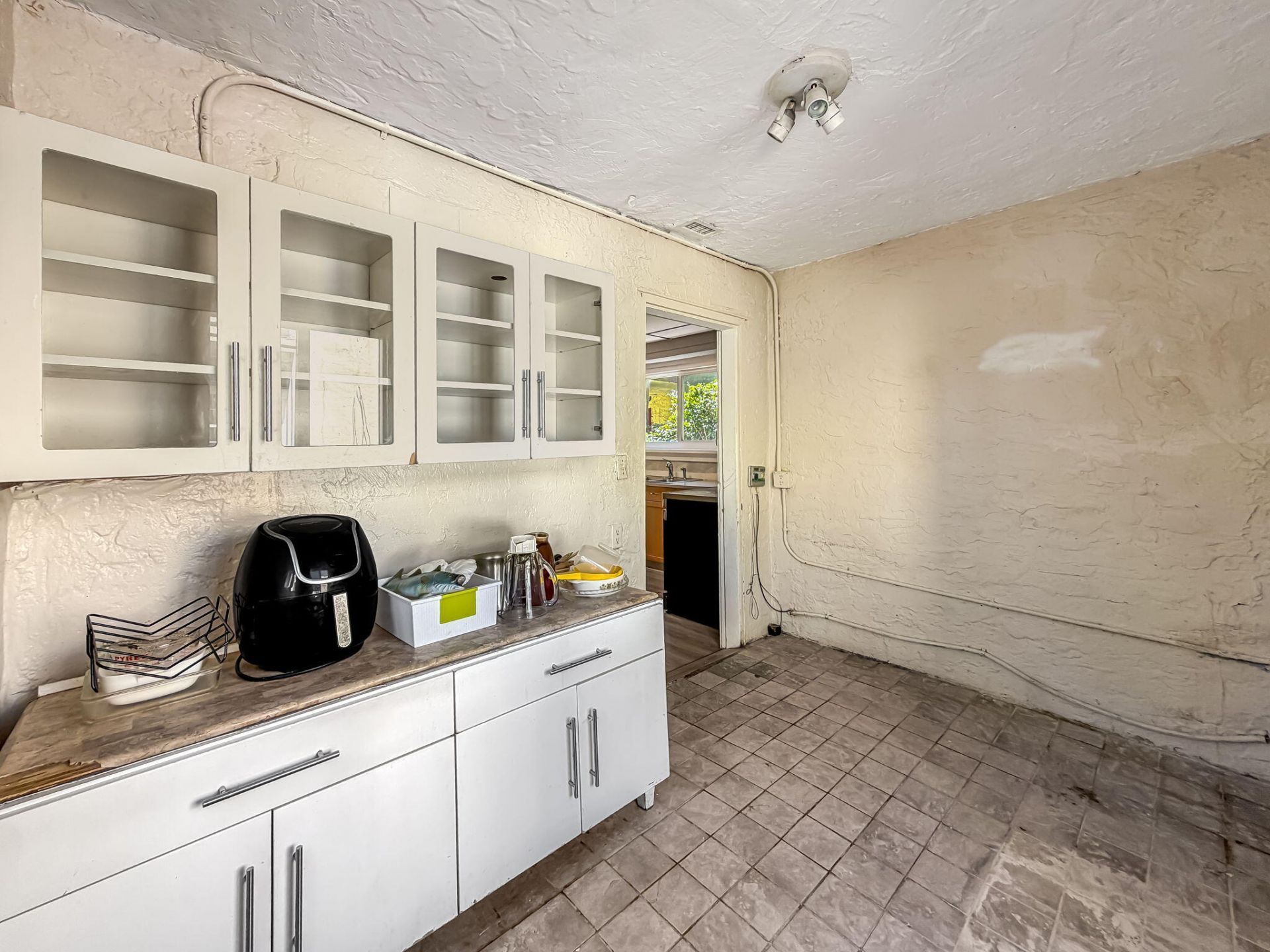 619 30th Street, West Palm Beach, FL 33407 Photo