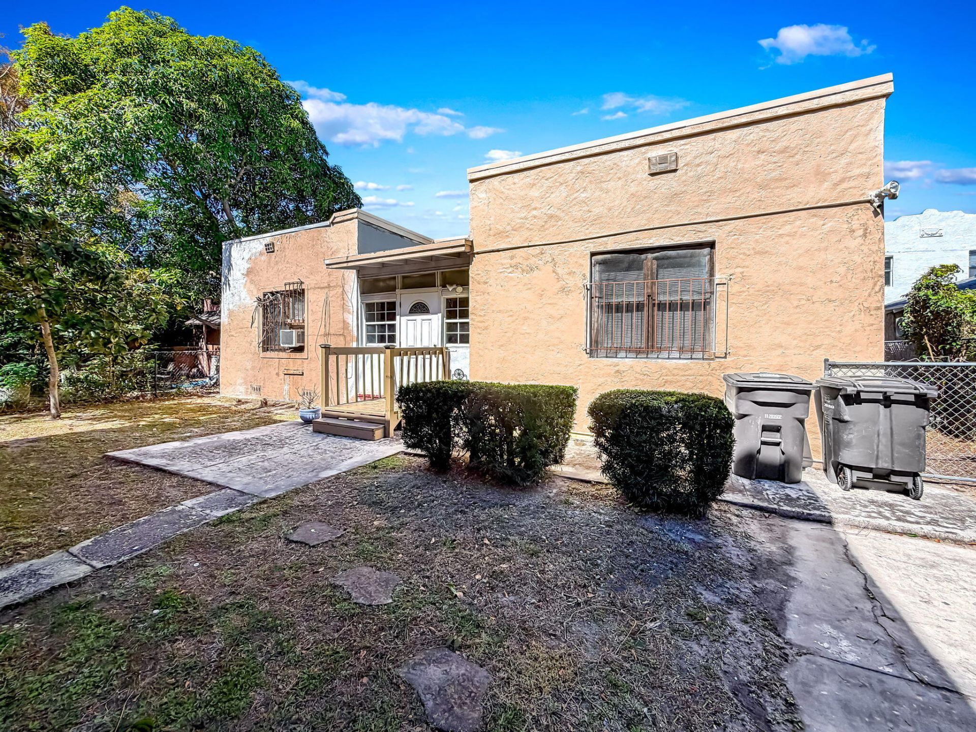 619 30th Street, West Palm Beach, FL 33407 Photo