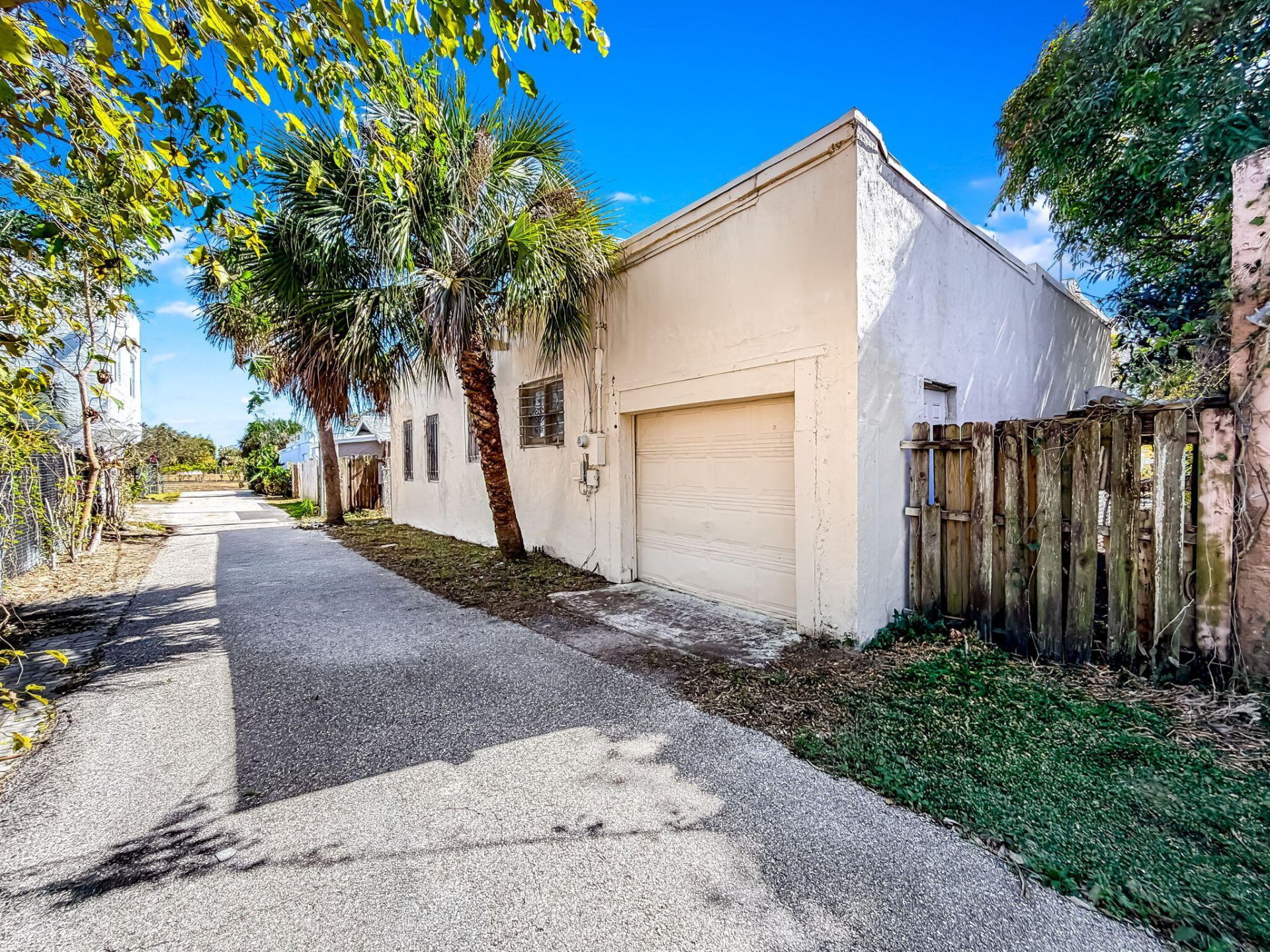 619 30th Street, West Palm Beach, FL 33407 Photo