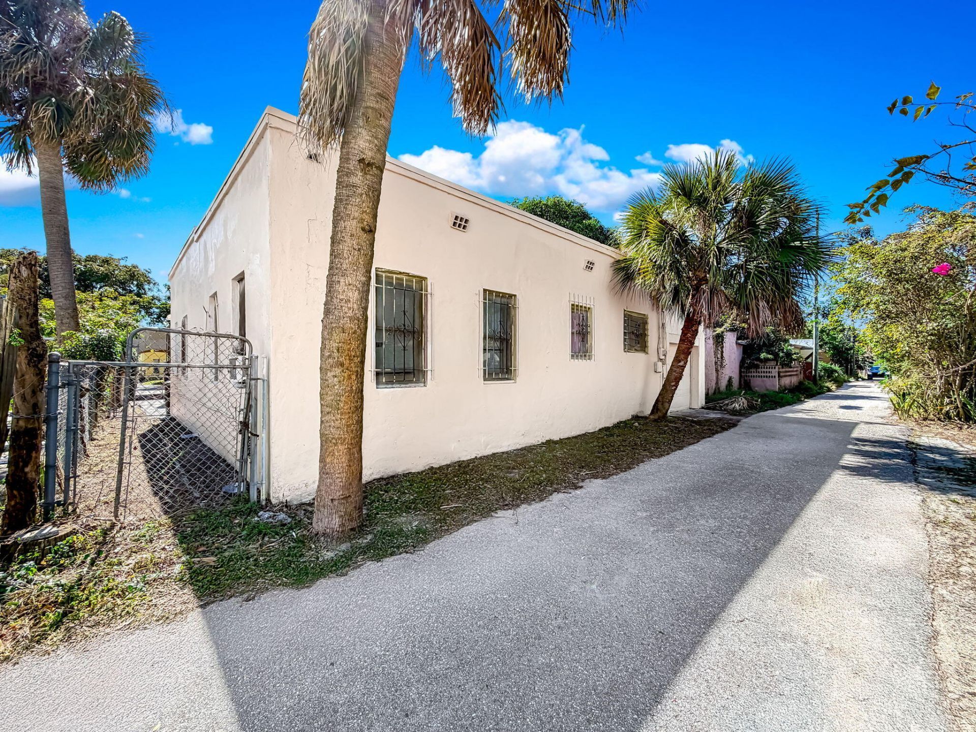 619 30th Street, West Palm Beach, FL 33407 Photo