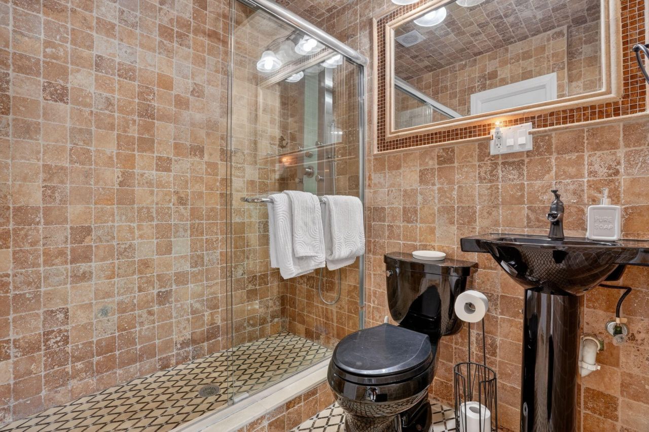 19 Mangrove Lane, Key Largo, FL 33037 Photo