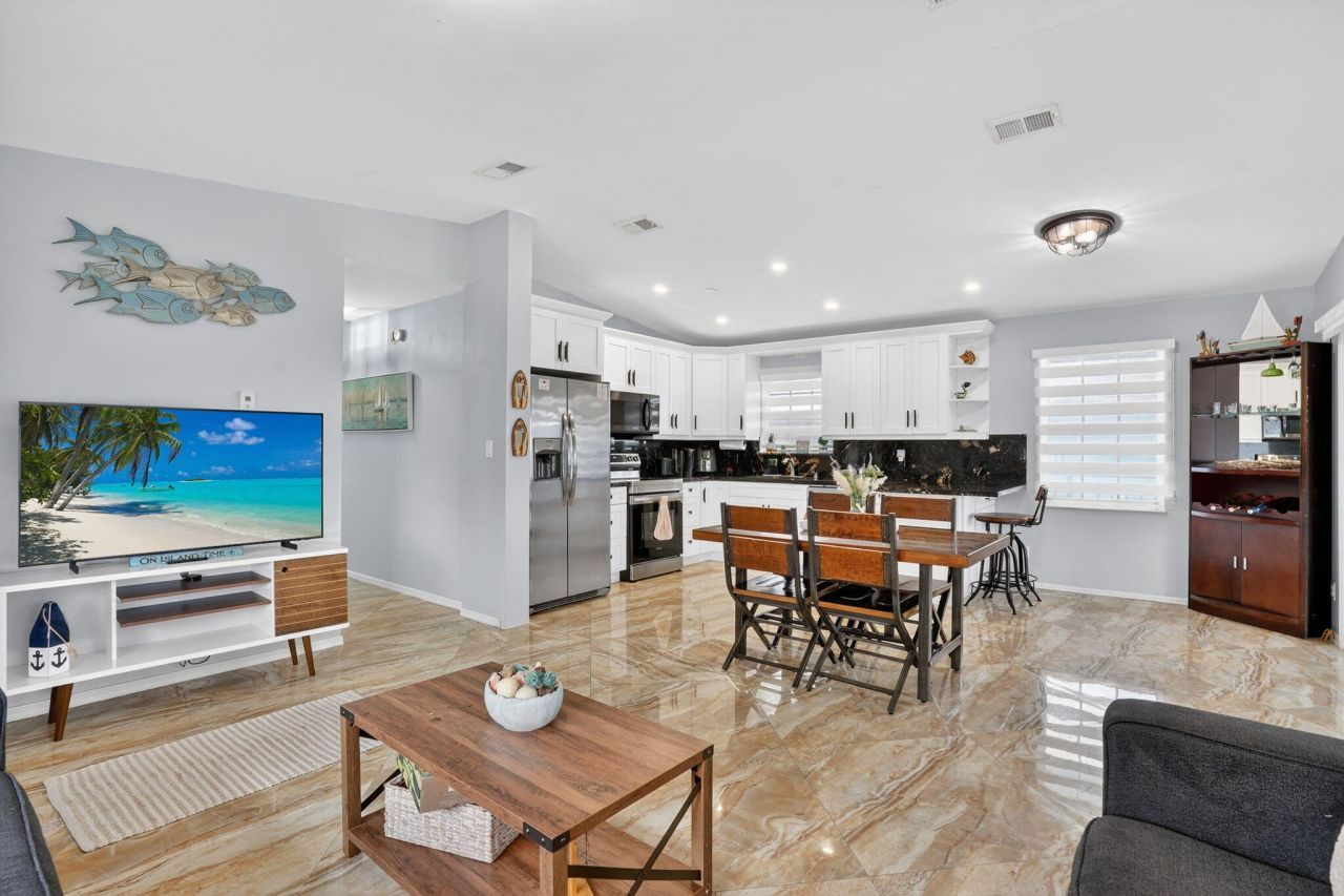 19 Mangrove Lane, Key Largo, FL 33037 Photo