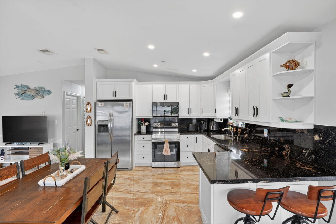 19 Mangrove Lane, Key Largo, FL 33037 Photo