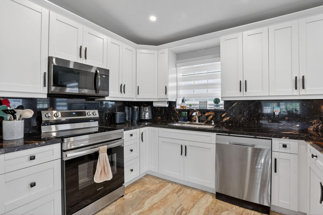 19 Mangrove Lane, Key Largo, FL 33037 Photo