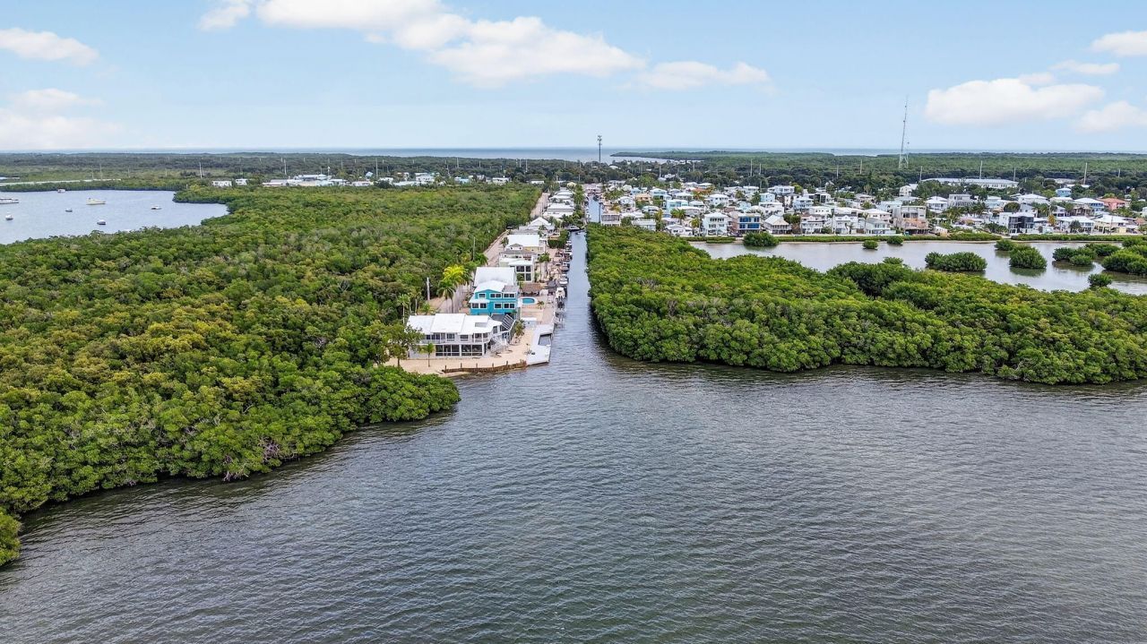 19 Mangrove Lane, Key Largo, FL 33037 Photo