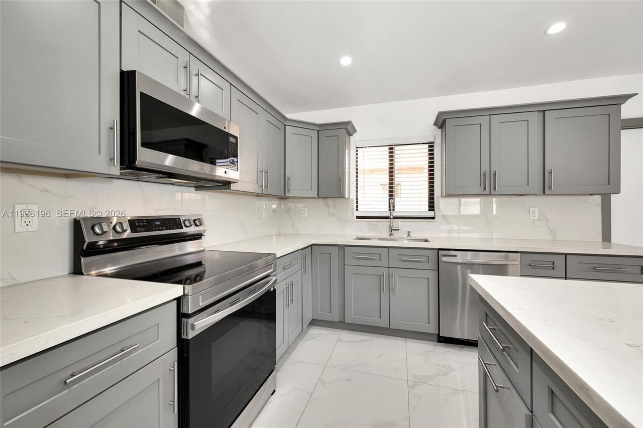 2221 Charleston St , Hollywood, FL 33020 Photo