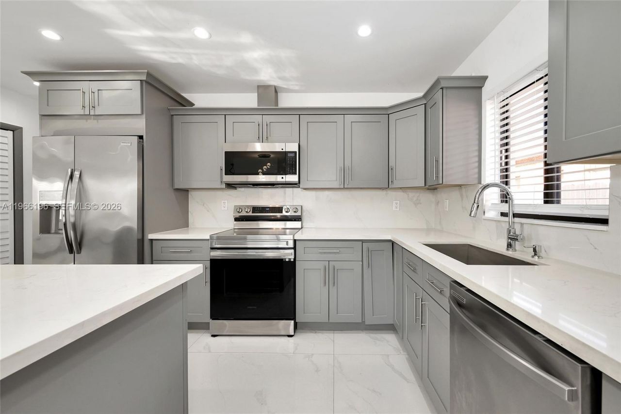 2221 Charleston St , Hollywood, FL 33020 Photo