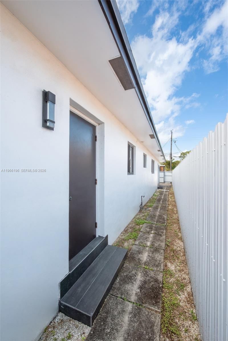 2221 Charleston St , Hollywood, FL 33020 Photo