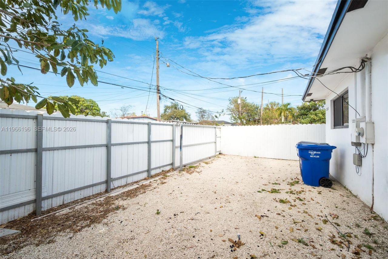 2221 Charleston St , Hollywood, FL 33020 Photo