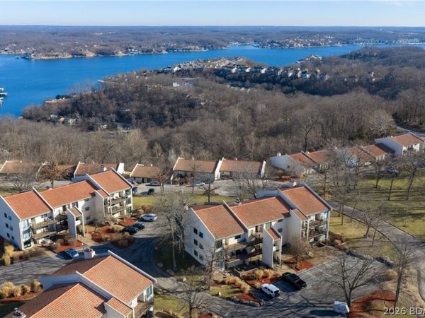 49 E. Casa Seville Drive, Unit 170, Lake Ozark, MO 65049