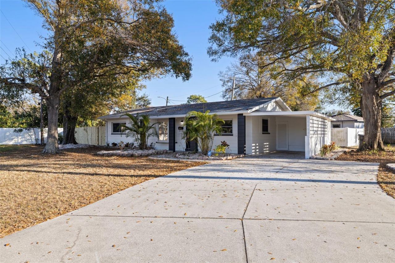 5533 Atlantic Avenue N, Saint Petersburg, FL 33703 Main Photo