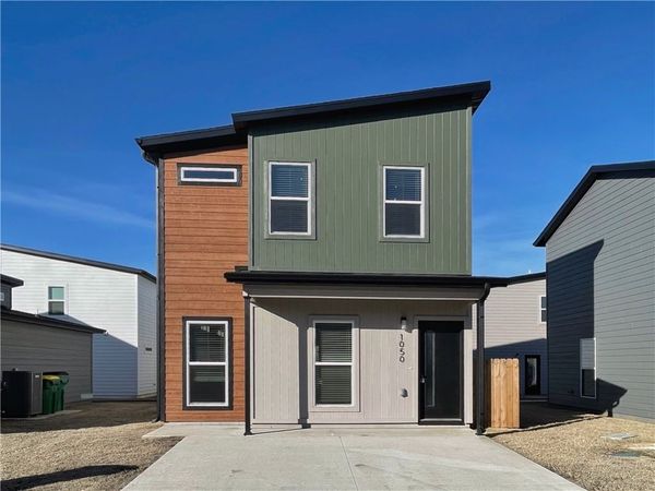 1050 States Avenue , Bentonville, AR 72713