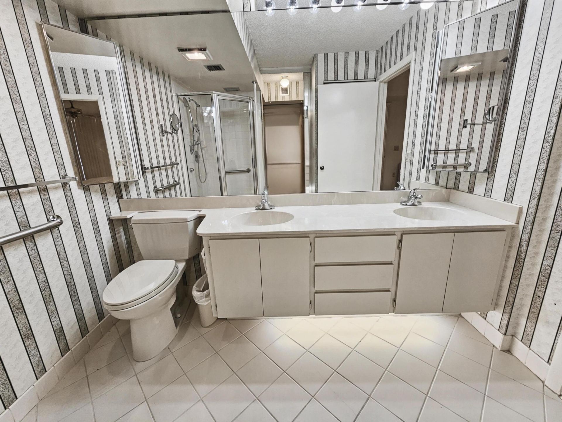 2811 Village Boulevard, Unit 101, West Palm Beach, FL 33409 Photo