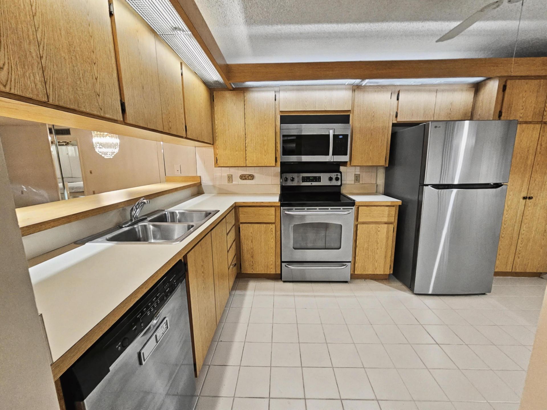 2811 Village Boulevard, Unit 101, West Palm Beach, FL 33409 Photo