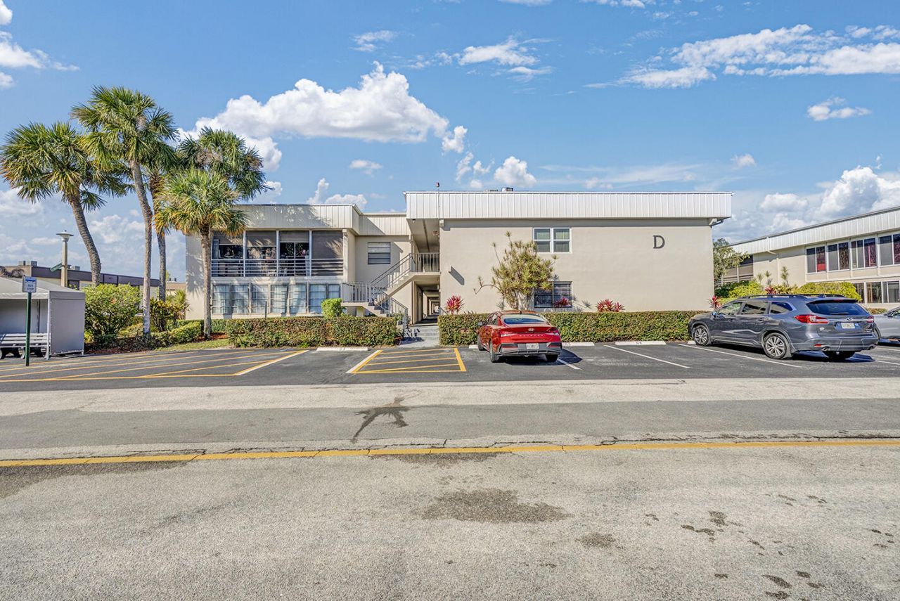 162 Capri D, Delray Beach, FL 33484 Photo