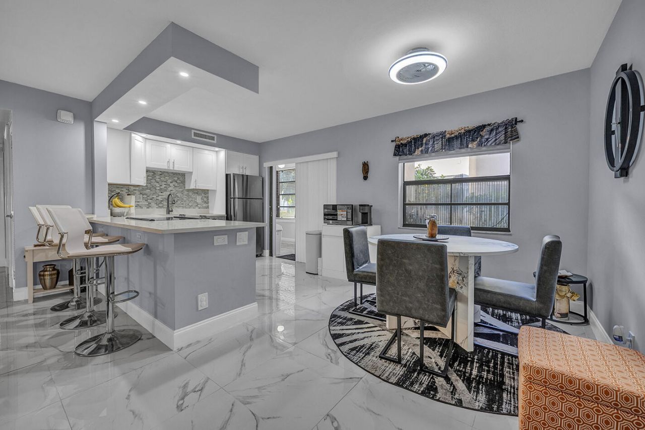 162 Capri D, Delray Beach, FL 33484 Photo