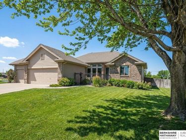 17406 Augusta Circle, Omaha, NE 68136