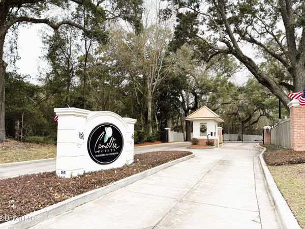 414 Elegans Court, Ocean Springs, MS 39564