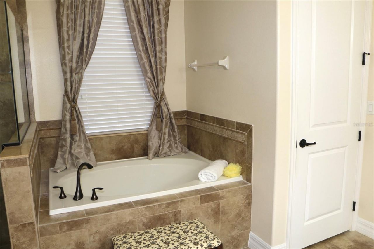 25447 High Hampton Circle, Sorrento, FL 32776 Photo