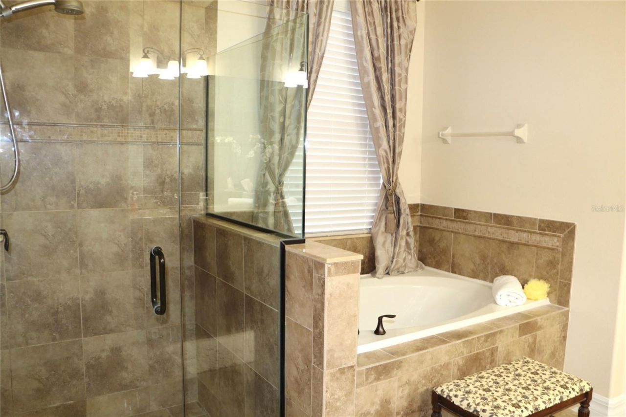 25447 High Hampton Circle, Sorrento, FL 32776 Photo