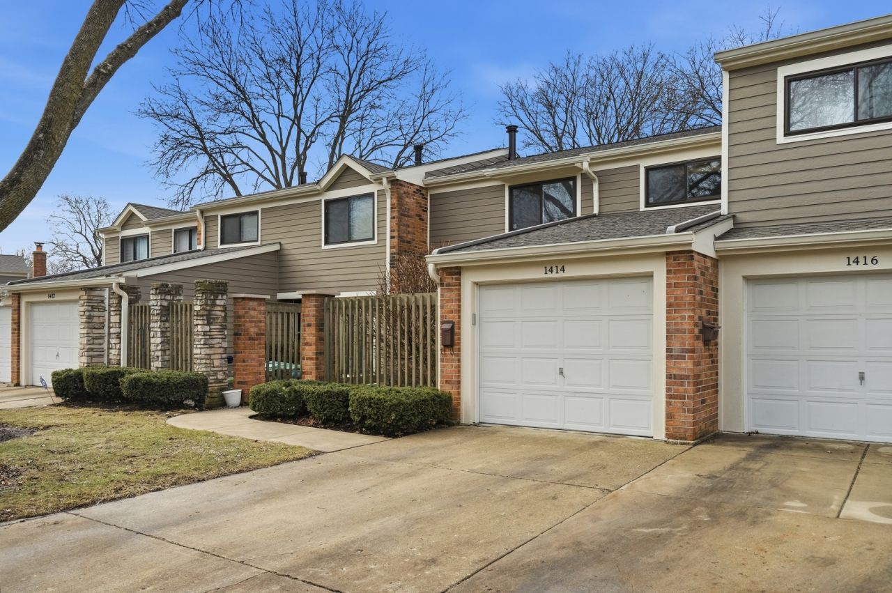 1414 N Bridgeport Drive, Mount Prospect, IL 60056 Main Photo