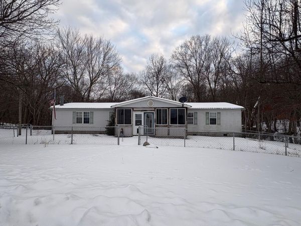 11824 Backus Mountain Rd, Meadow Bridge, WV 25976