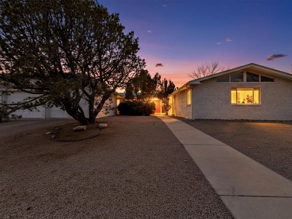 2407 Ada Place NE, Albuquerque, NM 87106