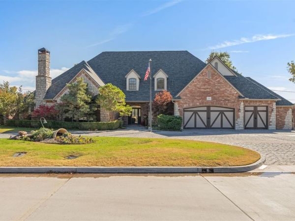 1808 Huntington Avenue, Nichols Hills, OK 73116