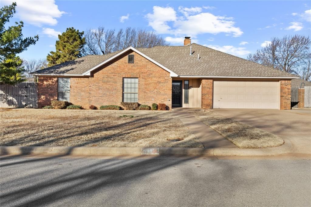 1901 N Lark Terrace, Weatherford, OK 73096 Main Photo
