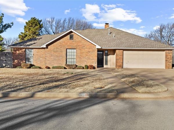 1901 N Lark Terrace, Weatherford, OK 73096