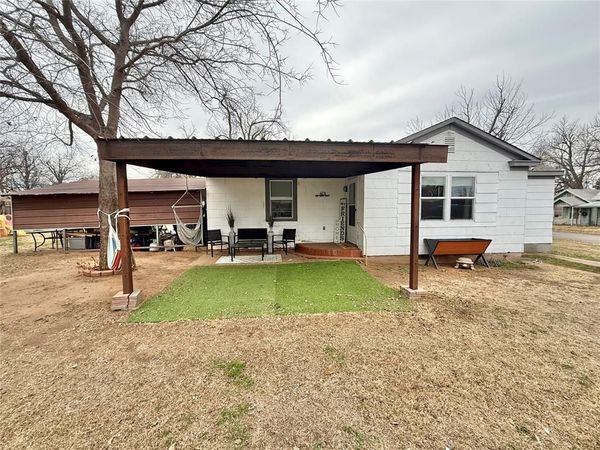 401 E Davis Street, Tipton, OK 73570