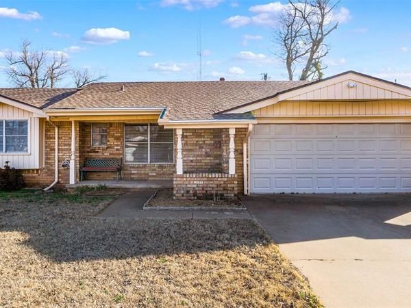 211 Sunny Lane, Chickasha, OK 73018