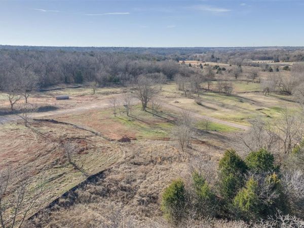 E Sorghum Mill Road, Edmond, OK 73034