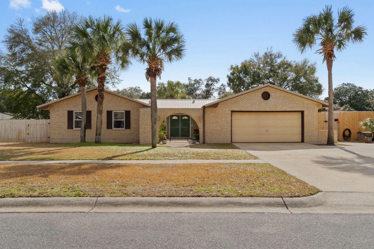 676 NE Merioneth Drive, Fort Walton Beach, FL 32547 Main Photo