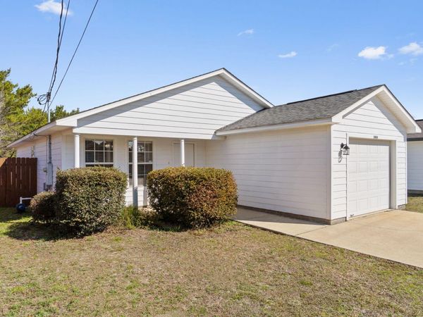 8484 Barrancas Street, Navarre, FL 32566