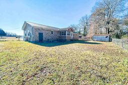 1157 Maple Street photo 4