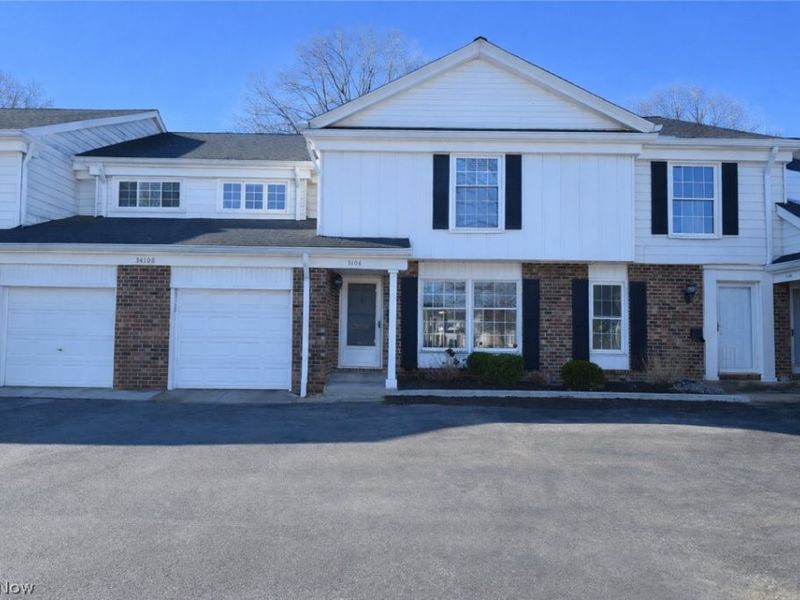 34108 Chagrin Boulevard, Unit 5104, Moreland Hills, OH 44022 Photo 1