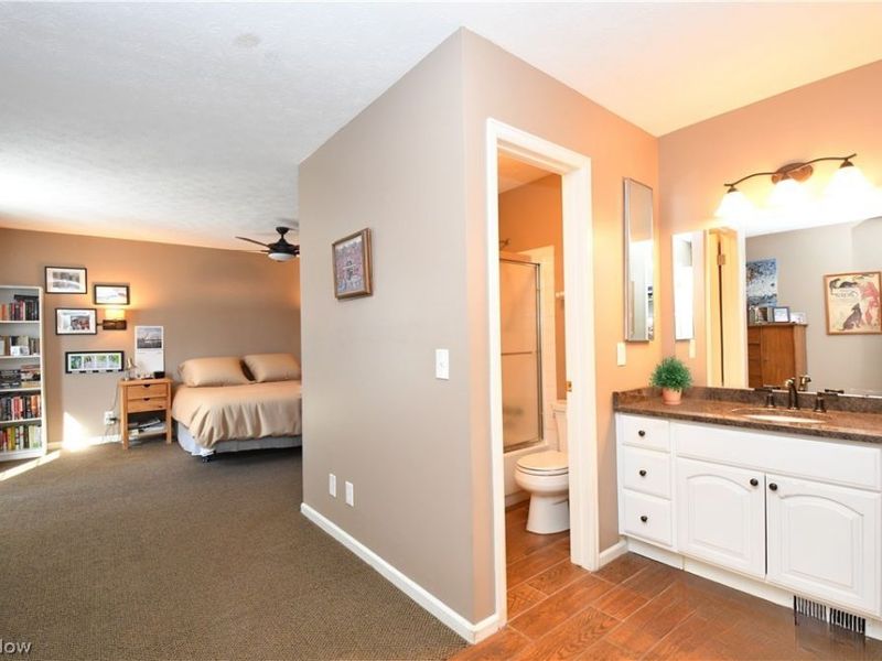 34108 Chagrin Boulevard, Unit 5104, Moreland Hills, OH 44022 Photo 14