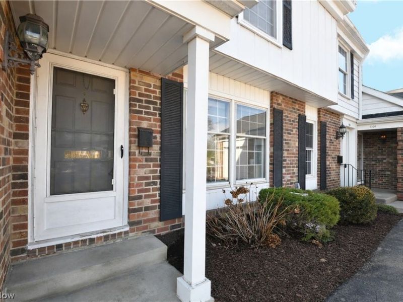34108 Chagrin Boulevard, Unit 5104, Moreland Hills, OH 44022 Photo 2