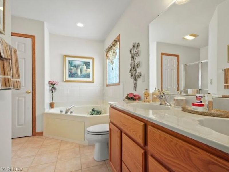 7007 Clingan Road, Unit 107, Poland, OH 44514 Photo 12