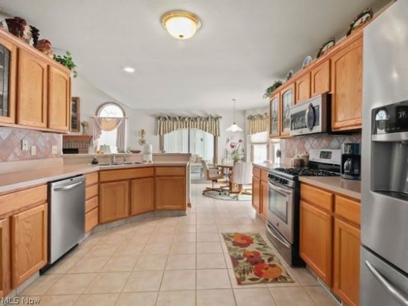 7007 Clingan Road, Unit 107, Poland, OH 44514 Photo 6