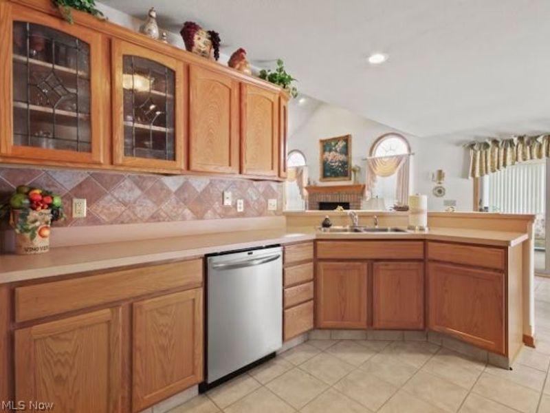 7007 Clingan Road, Unit 107, Poland, OH 44514 Photo 8