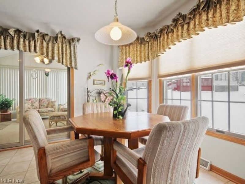 7007 Clingan Road, Unit 107, Poland, OH 44514 Photo 9