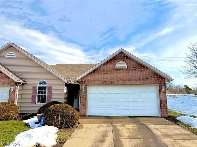 1424 Channonbrook Street SW, Canton, OH 44710 Photo 1