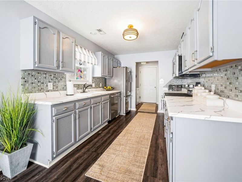 1424 Channonbrook Street SW, Canton, OH 44710 Photo 17