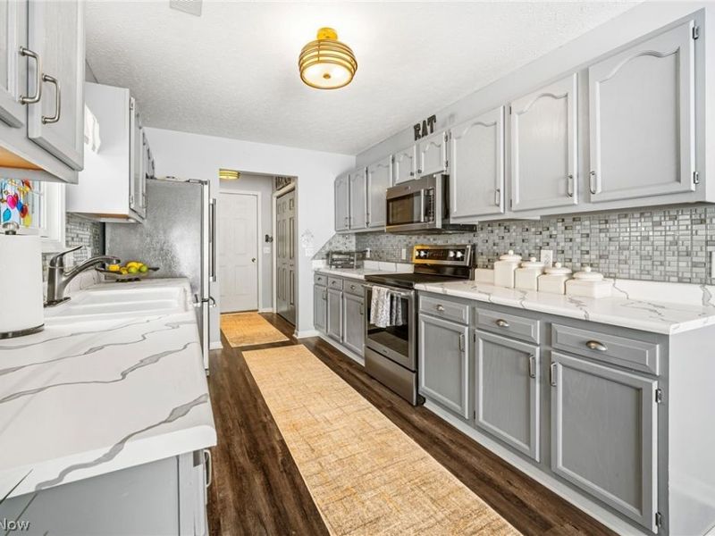 1424 Channonbrook Street SW, Canton, OH 44710 Photo 18