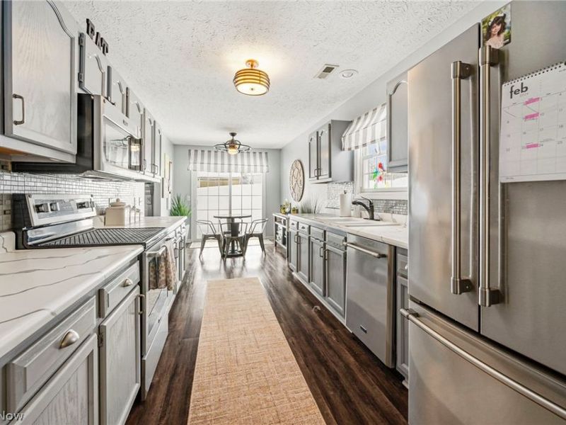 1424 Channonbrook Street SW, Canton, OH 44710 Photo 19