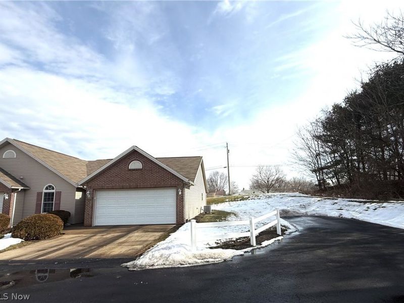 1424 Channonbrook Street SW, Canton, OH 44710 Photo 21