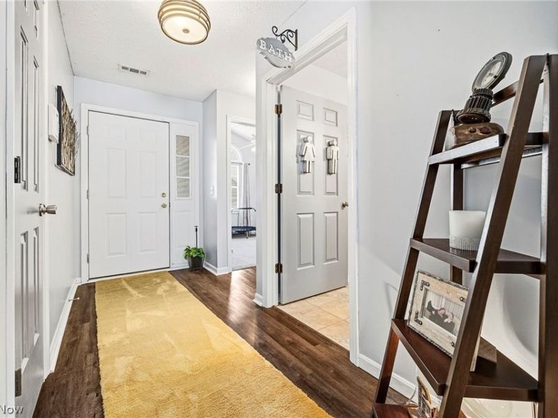 1424 Channonbrook Street SW, Canton, OH 44710 Photo 4